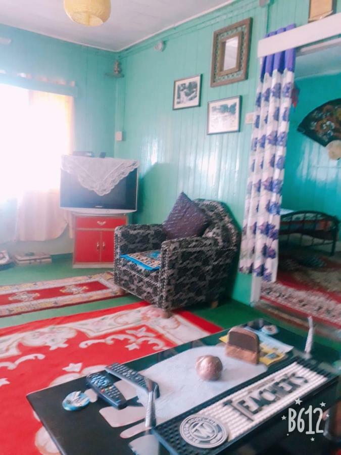 Vamoose Quaint Wood Cottage ดาร์จีลิง ภายนอก รูปภาพ